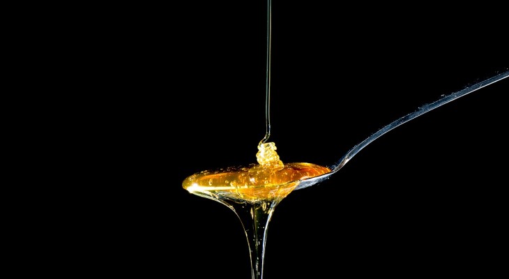 Ложка мёда для смягчения самогона 
